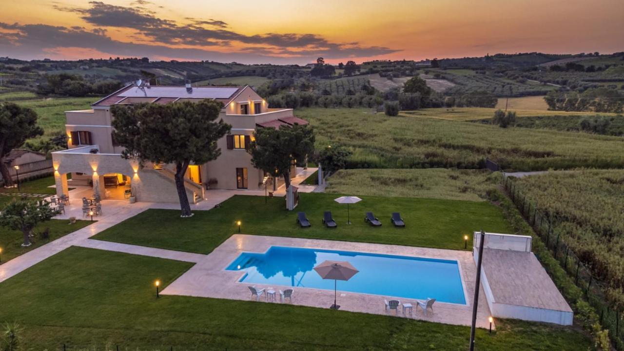 Casale Ferrantino Guest House Giulianova Exterior photo